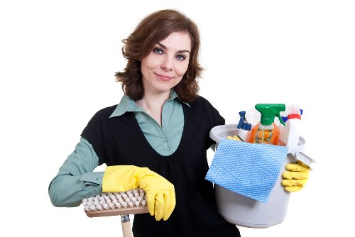 Safe stain removal treatment for carpet fibres
